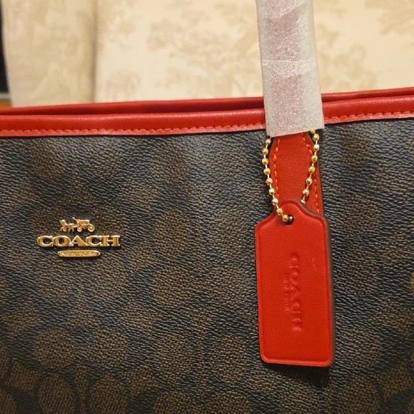 Coach Signature City Tote - Picture 8 of 10